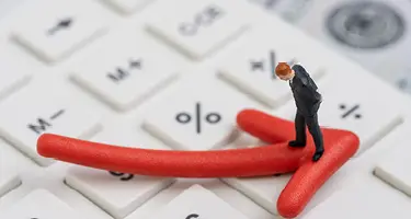 $166B at Stake in Expanding Tariff Refund Fight headline