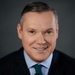 POELLATH advises owner families of uvex on investment by Warburg Pincus  