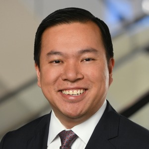 Daniel L Huynh